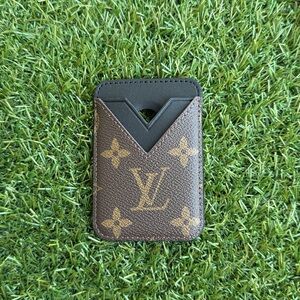 LV Monogram card holder